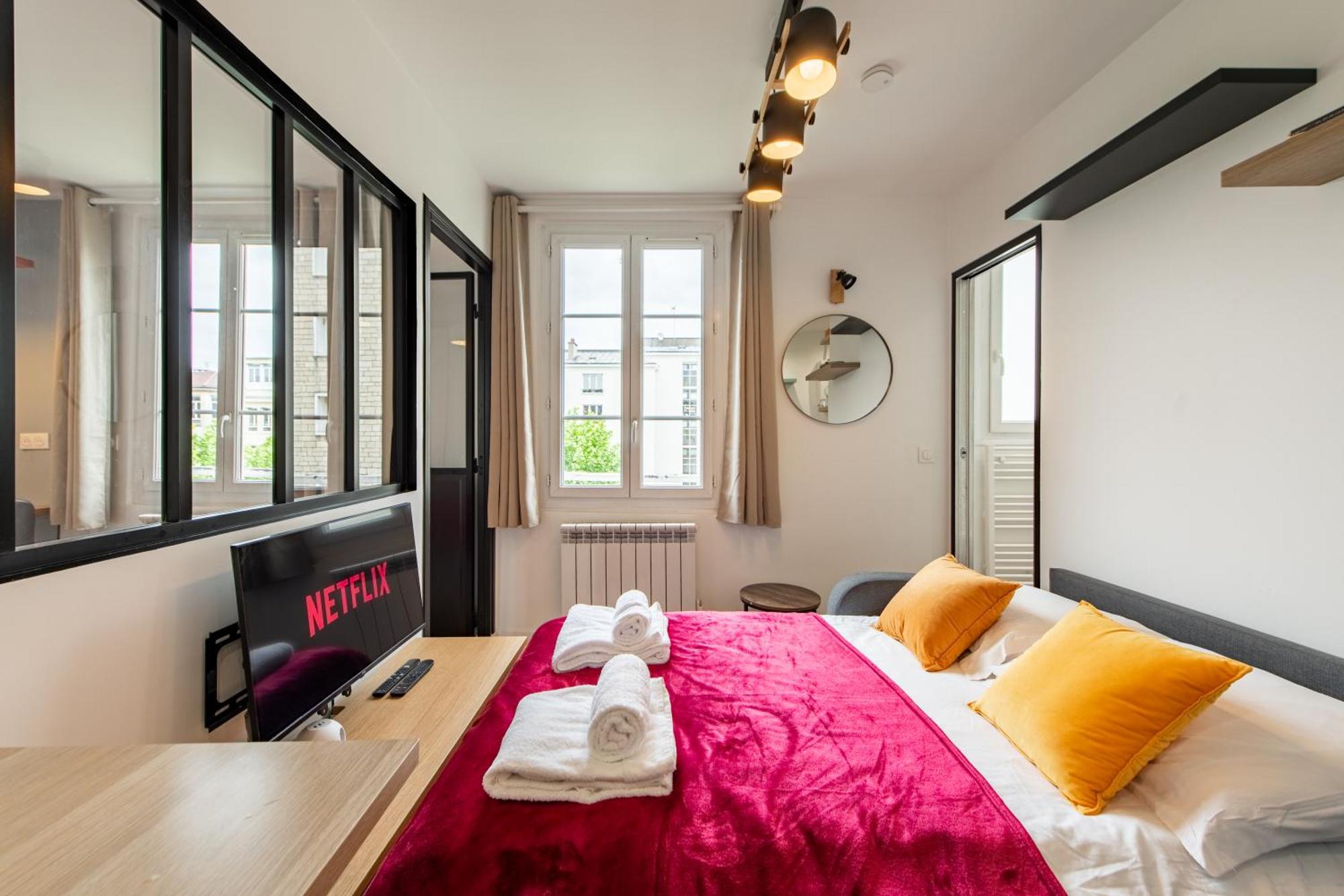 Cozy 1-bedroom With Amenities Near Iconic Montmartre Neighbourhood Appartement Paris